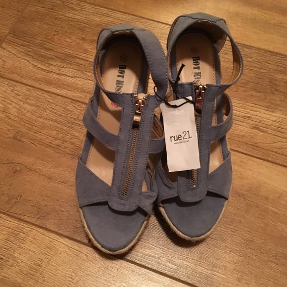 NWT Wedges - Picture 2 of 7